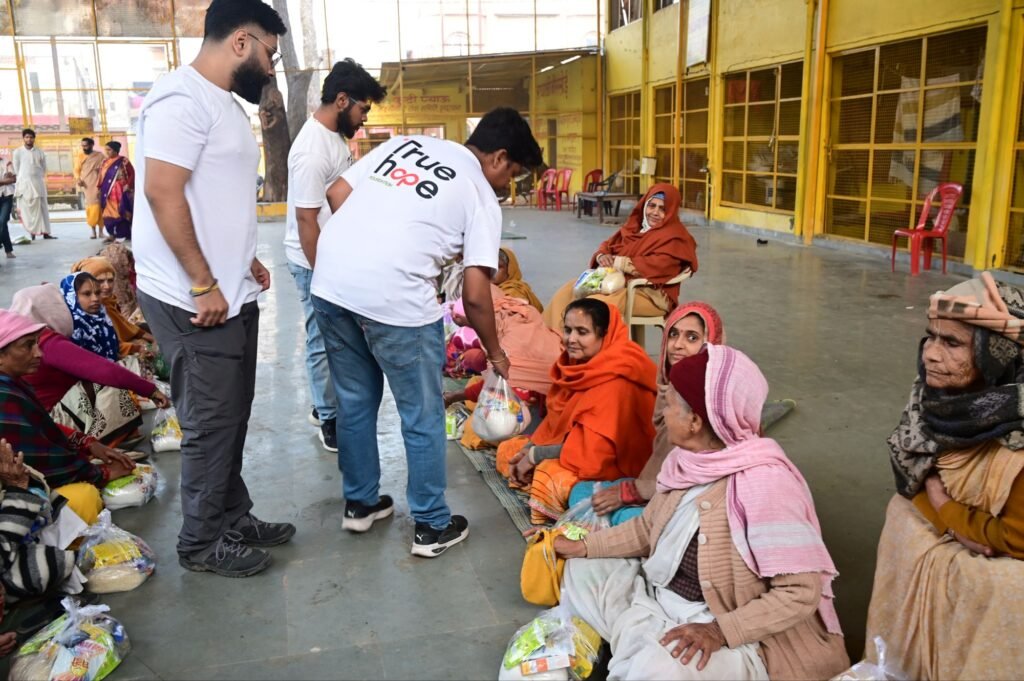 True Hope Foundation बेसहाराओं के लिए उम्मीद का सहारा बन रहा है! 4 dsc 86961731112687379728278