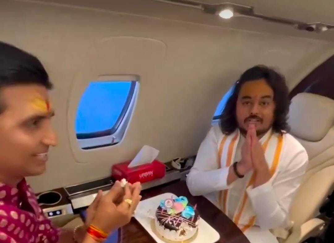 युवाचार्य अभयदास जी ने कुमार विश्वास जी को जन्मदिन पर दी बधाई, वीडियो किया शेयर 1 IMG 20240210 WA0004