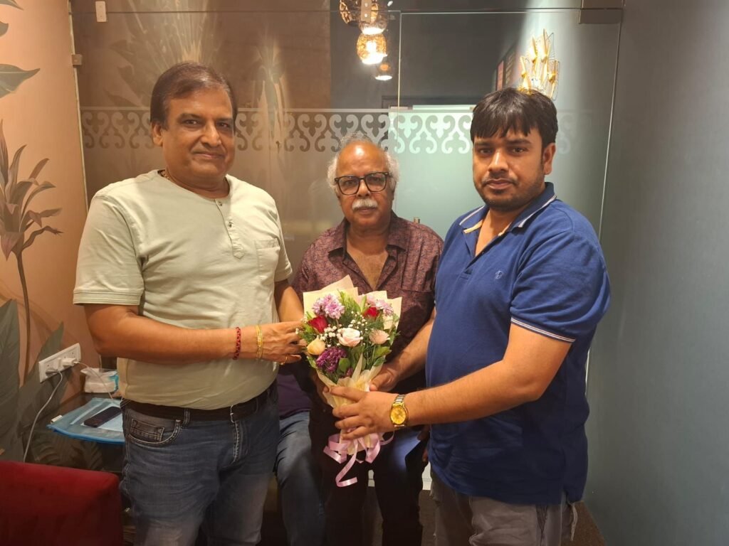 निर्देशक दिनकर कपूर उर्फ KD ने अपने जन्मदिन के मौक़े पर दिनेश लाल यादव के साथ फ़िल्म "हे राम जी" की घोषणा की! 2 img 20240628 wa00491860850629575695795