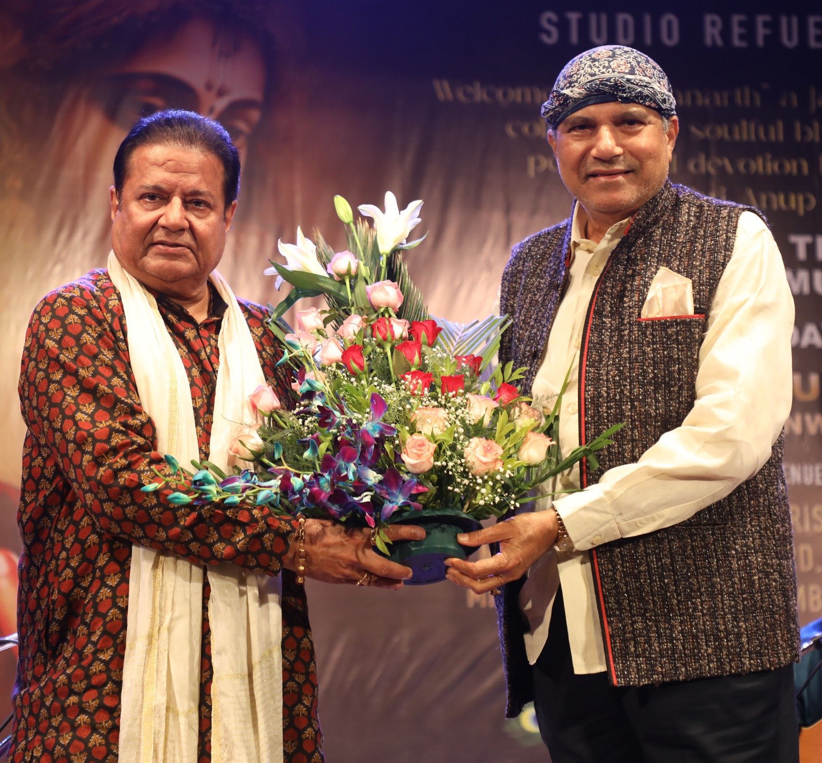 पद्मश्री अनूप जलोटा ने स्टूडियो रीफ्यूल द्वारा आयोजित कार्यक्रम "कृष्णार्थ" में भजनों से किया भक्तिमय 7 IMG 20240904 WA0082