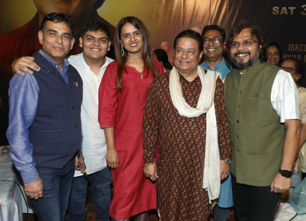 पद्मश्री अनूप जलोटा ने स्टूडियो रीफ्यूल द्वारा आयोजित कार्यक्रम "कृष्णार्थ" में भजनों से किया भक्तिमय 3 img 20240904 wa00794411771892524792338
