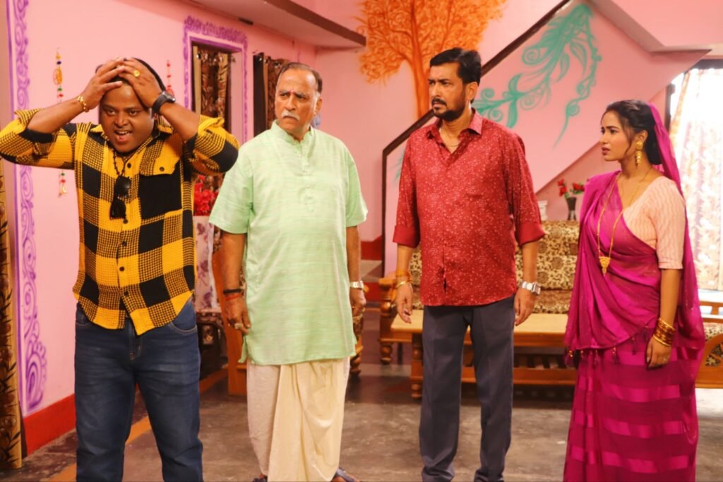 निरहुआ और ऋचा दीक्षित की फिल्म "बलमा बड़ा नादान" की शूटिंग कुशीनगर में जोरों पर, ऋचा ने कहा- बलमा बड़ा नादान! 2 img 20241011 wa00354935817954239738510
