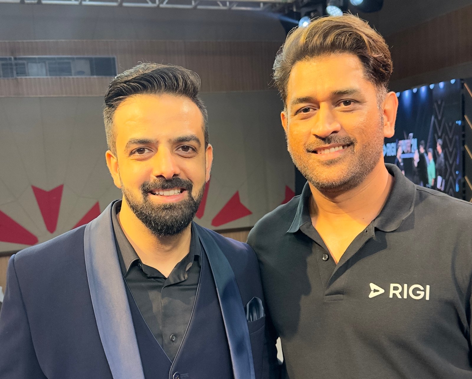 स्टेज एंकरिंग में तेजी से उभरता नाम: नितिश कालिया ने RIGI Prabhav 2024 में धोनी समेत कई सेलेब्स के साथ की मेजबानी 1 IMG 20241101 234333