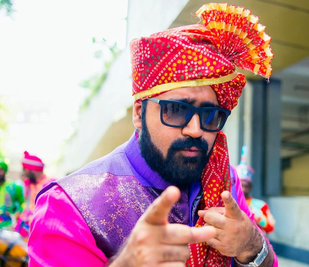 Lakshya Chawla की फोटोग्राफी का जादू, राजस्थान की शाही शादी की तस्वीरें देख लोग बोले – ‘बॉलीवुड मूवी लग रही है!’ 1 IMG 20250326 233113